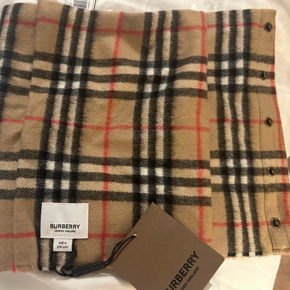 Brand New Burberry Snood Cashmere Authentic Scarf - Picture 1 of 2